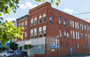 The Wright Center for Community Health at Friendship House Carbondale building exterior.